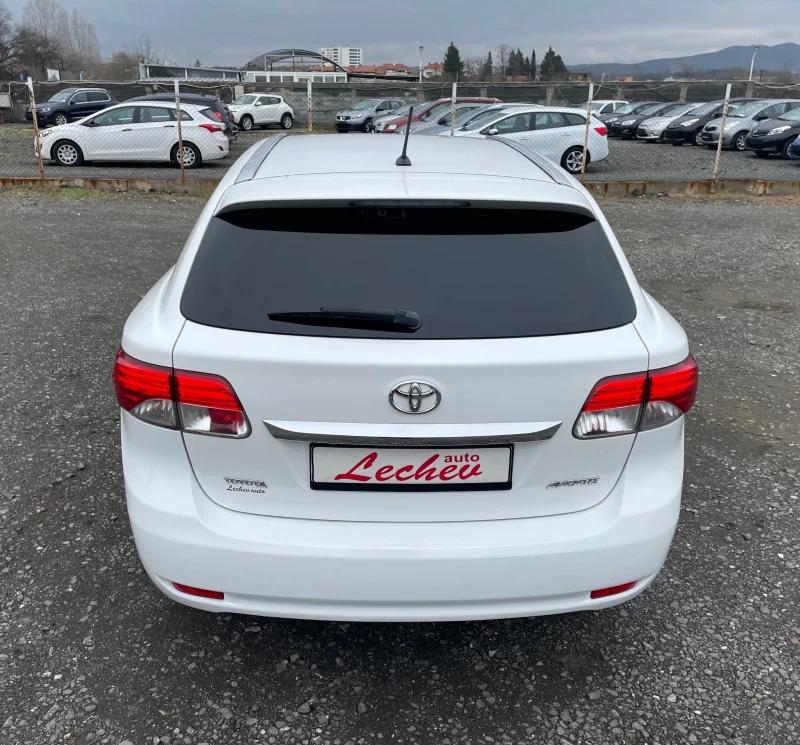 Toyota Avensis Facelift 2.2 D-4D 150к.с Lounge Automatic EURO 5B, снимка 6 - Автомобили и джипове - 53186931