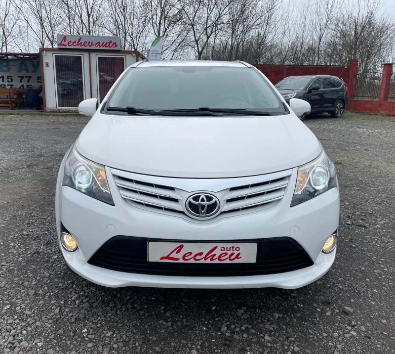Toyota Avensis Facelift 2.2 D-4D 150к.с Lounge Automatic EURO 5B, снимка 2 - Автомобили и джипове - 53186931