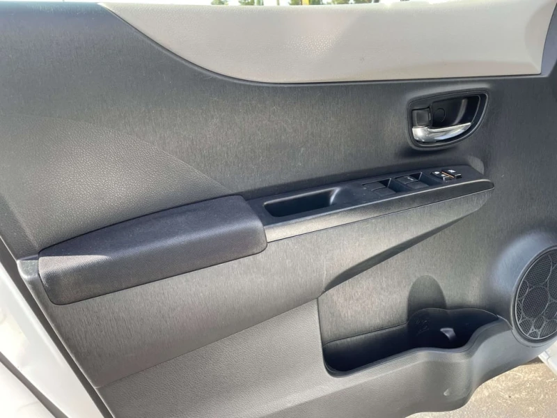 Toyota Yaris * NCP131L * CARFAX * ЦЕНА ДО БГ, снимка 16 - Автомобили и джипове - 53245176