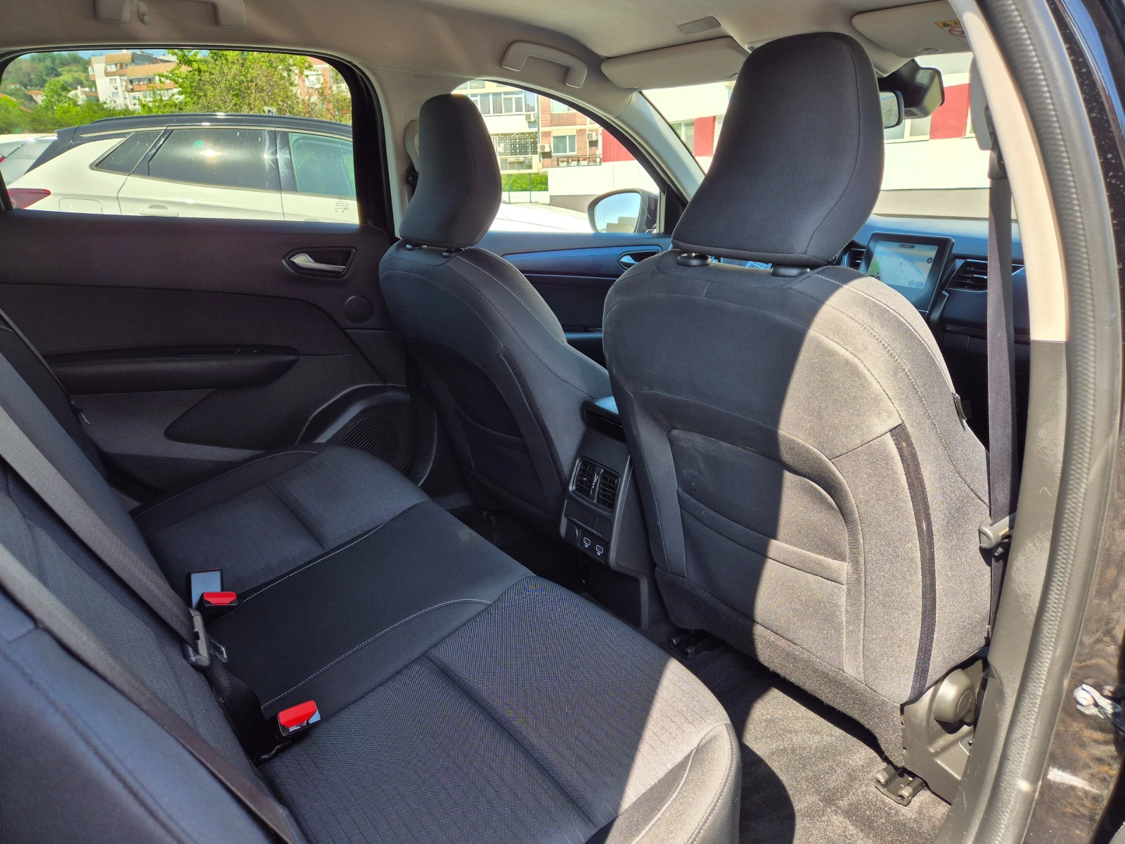 Renault Arkana 1.6 E-Tech-HIBRID-LED-LINE ASSIST-KEYLESS-KAMERA - изображение 9