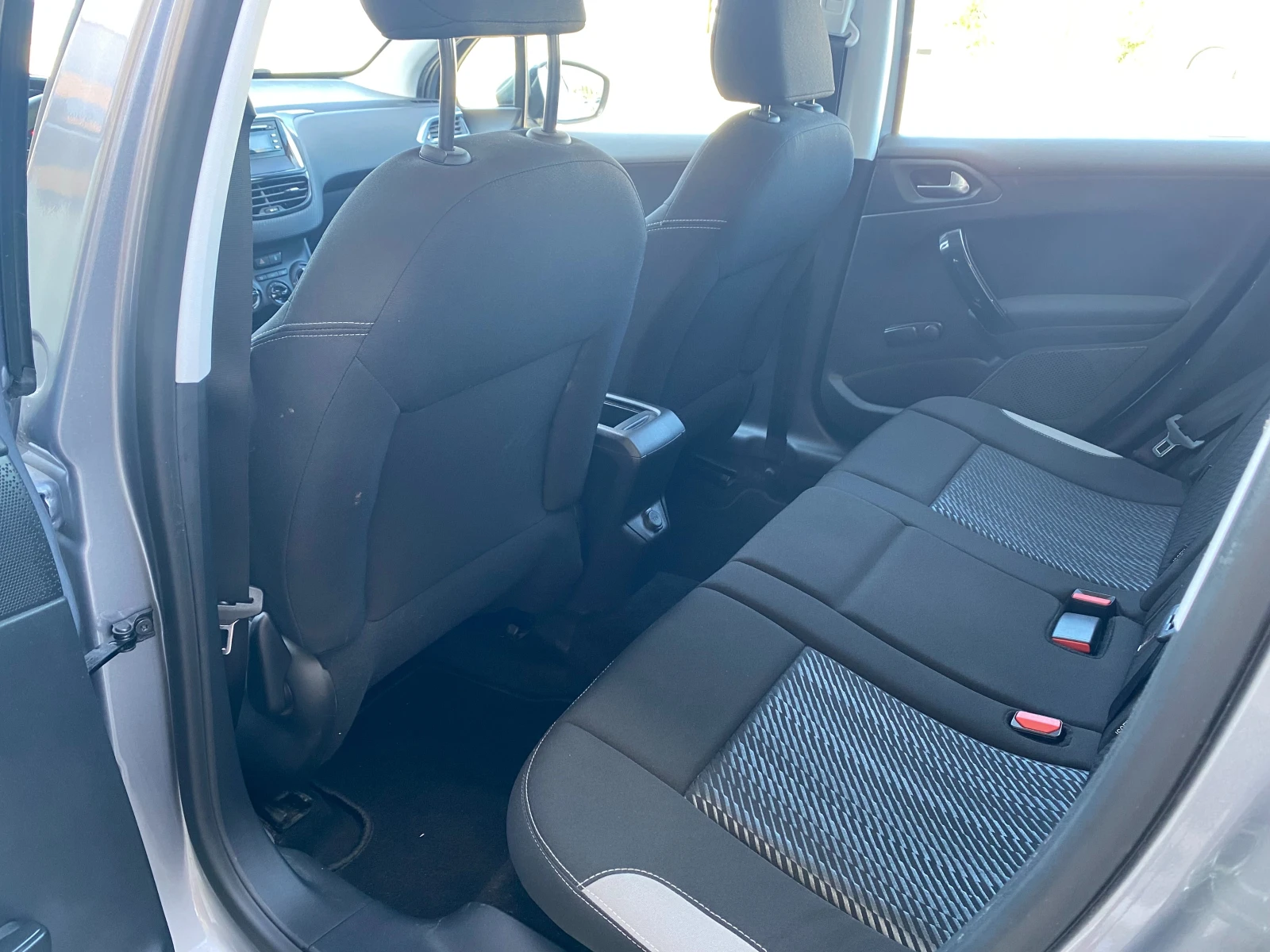 Peugeot 2008 1.2 i | Mobile.bg   13