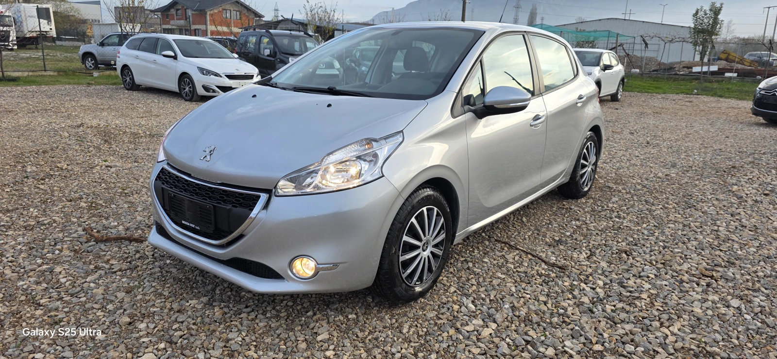 Peugeot 208 1.2i $  $ | Mobile.bg   3