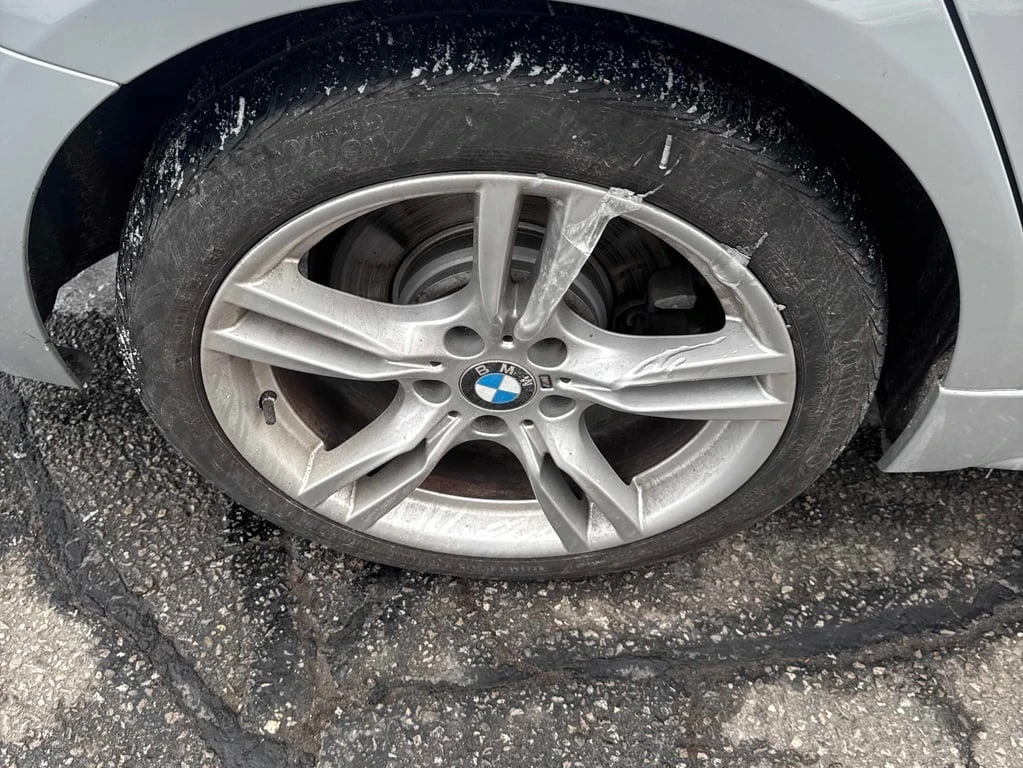 BMW 330 * 330i xDrive * CARFAX * ���� �� �� | Mobile.bg � ����������� 11