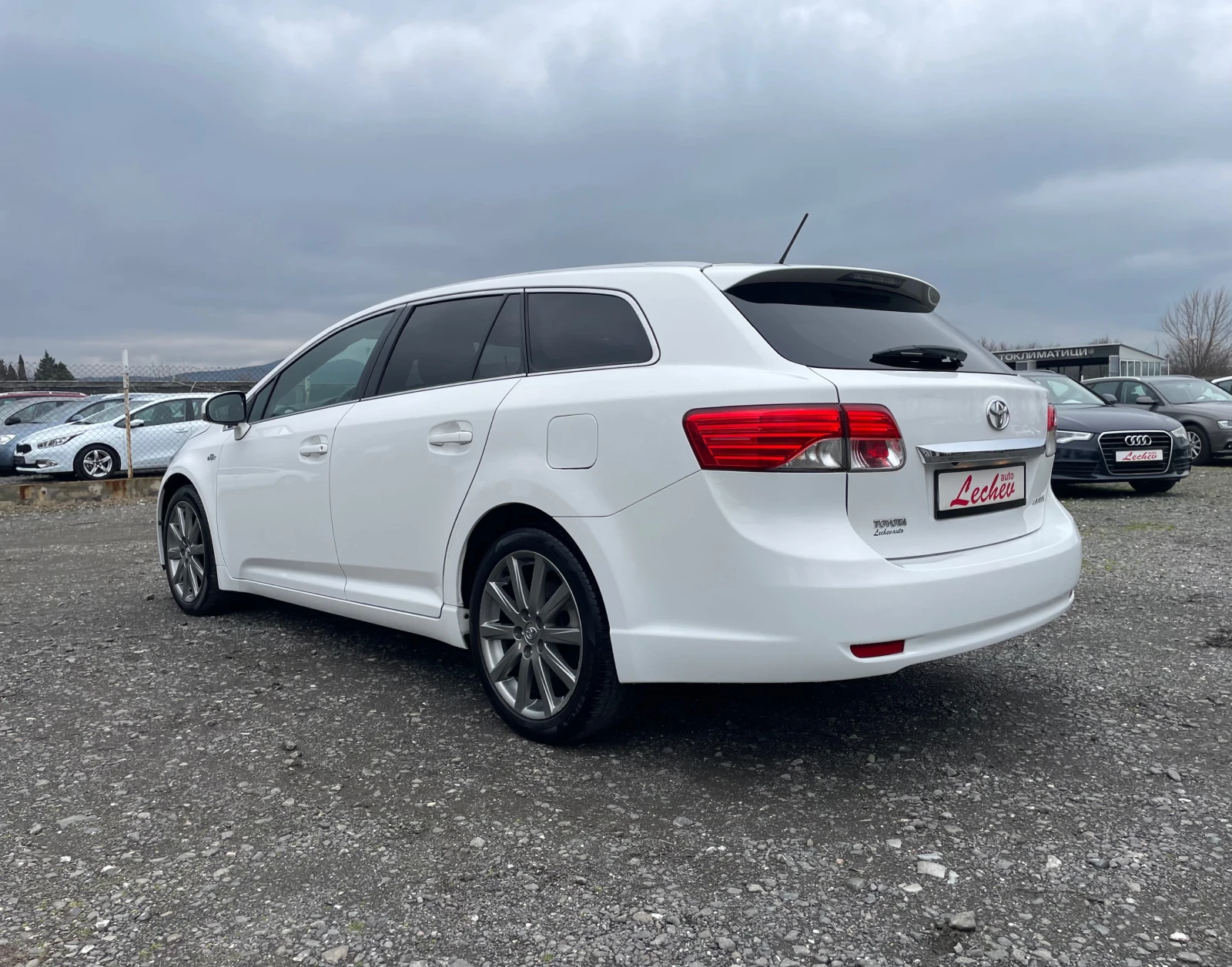 Toyota Avensis Facelift 2.2 D-4D 150�.� Lounge Automatic EURO 5B | Mobile.bg � ����������� 7