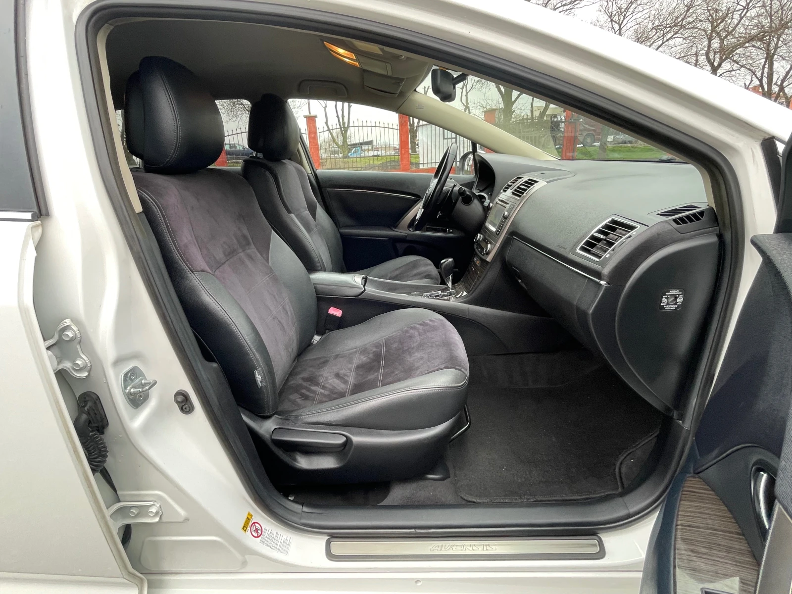 Toyota Avensis Facelift 2.2 D-4D 150�.� Lounge Automatic EURO 5B | Mobile.bg � ����������� 13