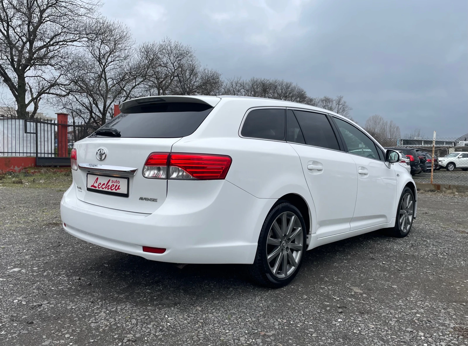 Toyota Avensis Facelift 2.2 D-4D 150�.� Lounge Automatic EURO 5B | Mobile.bg � ����������� 5