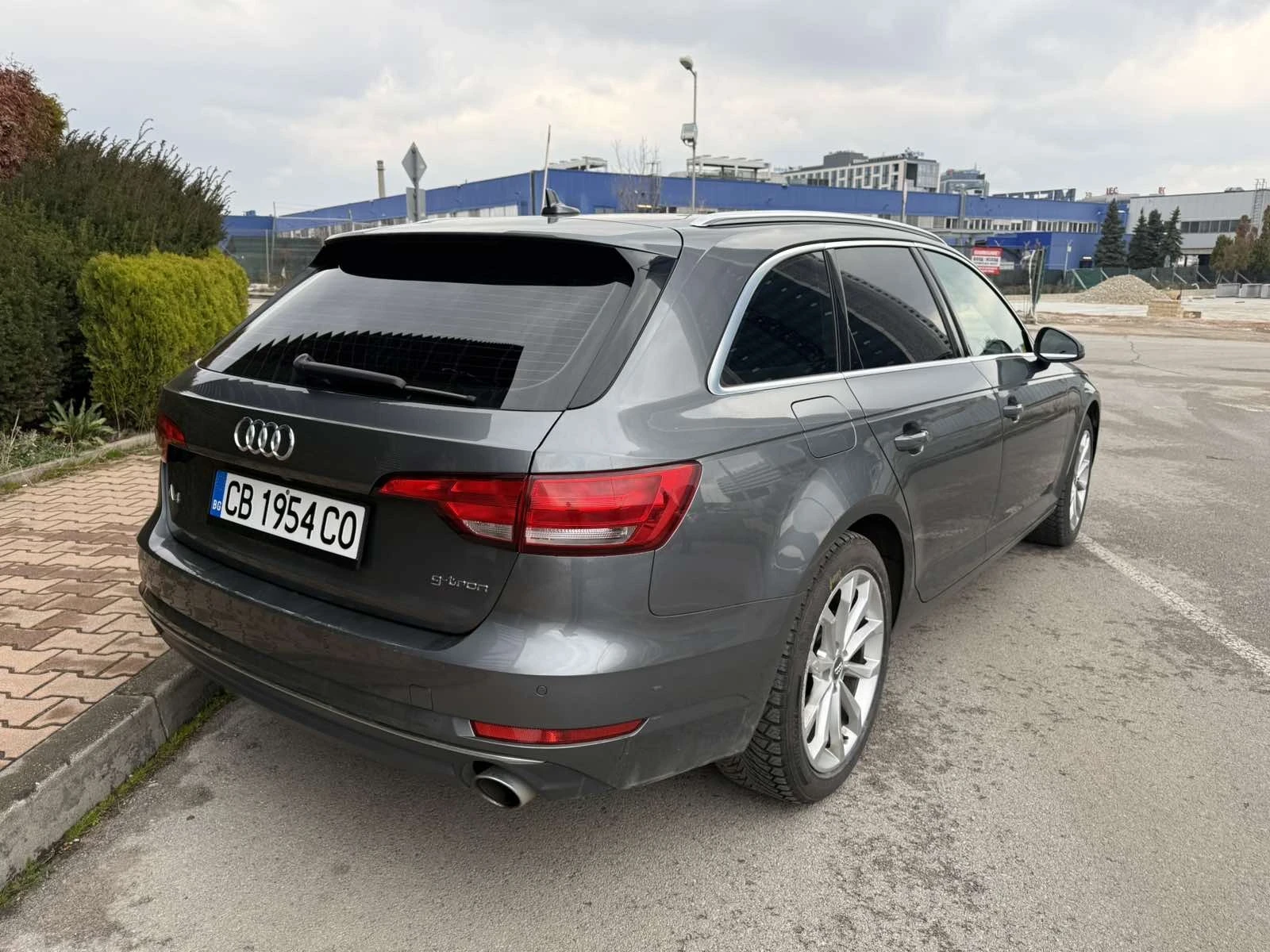Audi A4 G-Tron S-Line 2.0TFSI FULL/NAVI , снимка 5 - Автомобили и джипове - 53404136