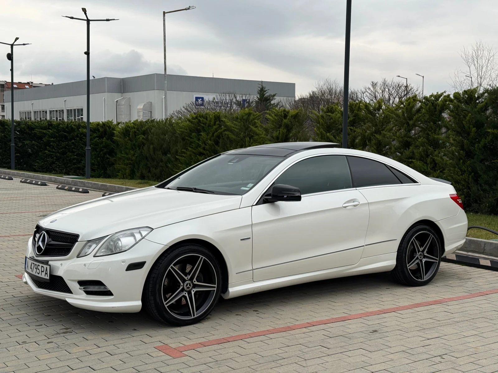 Mercedes-Benz E 350 Mercedes E350 Coupe 4MATIC AMG   306 к.с. , снимка 4 - Автомобили и джипове - 53754263