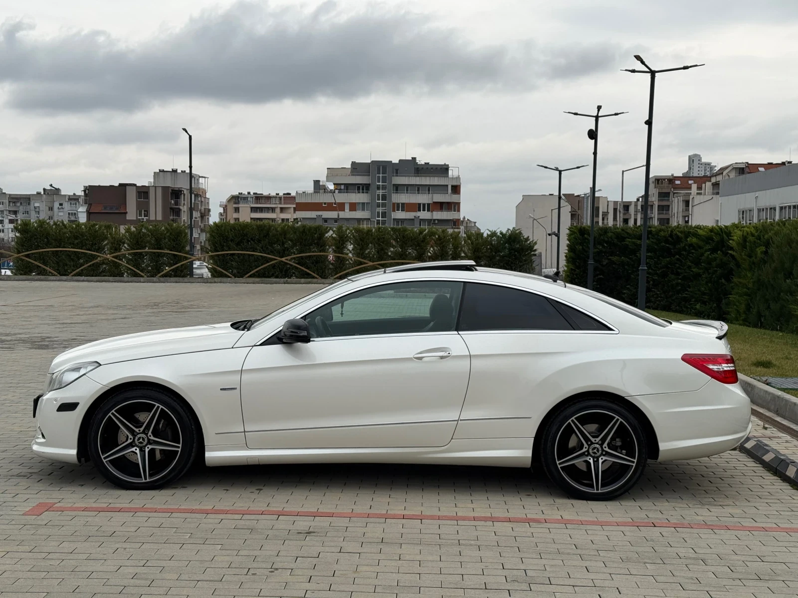 Mercedes-Benz E 350 Mercedes E350 Coupe 4MATIC AMG   306 к.с. , снимка 8 - Автомобили и джипове - 53754263