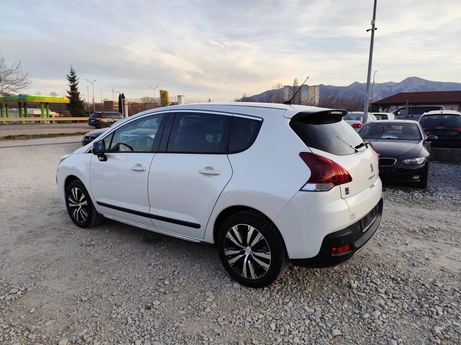 Peugeot 3008 4x4 HYBRID, снимка 8 - Автомобили и джипове - 53814677