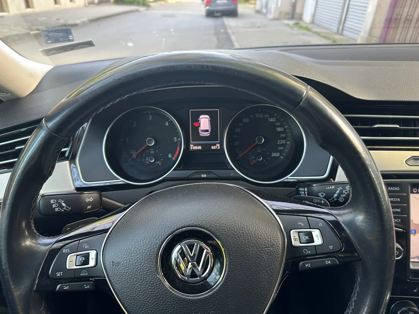 VW Passat Highline Full LED ACC, снимка 6 - Автомобили и джипове - 53988868