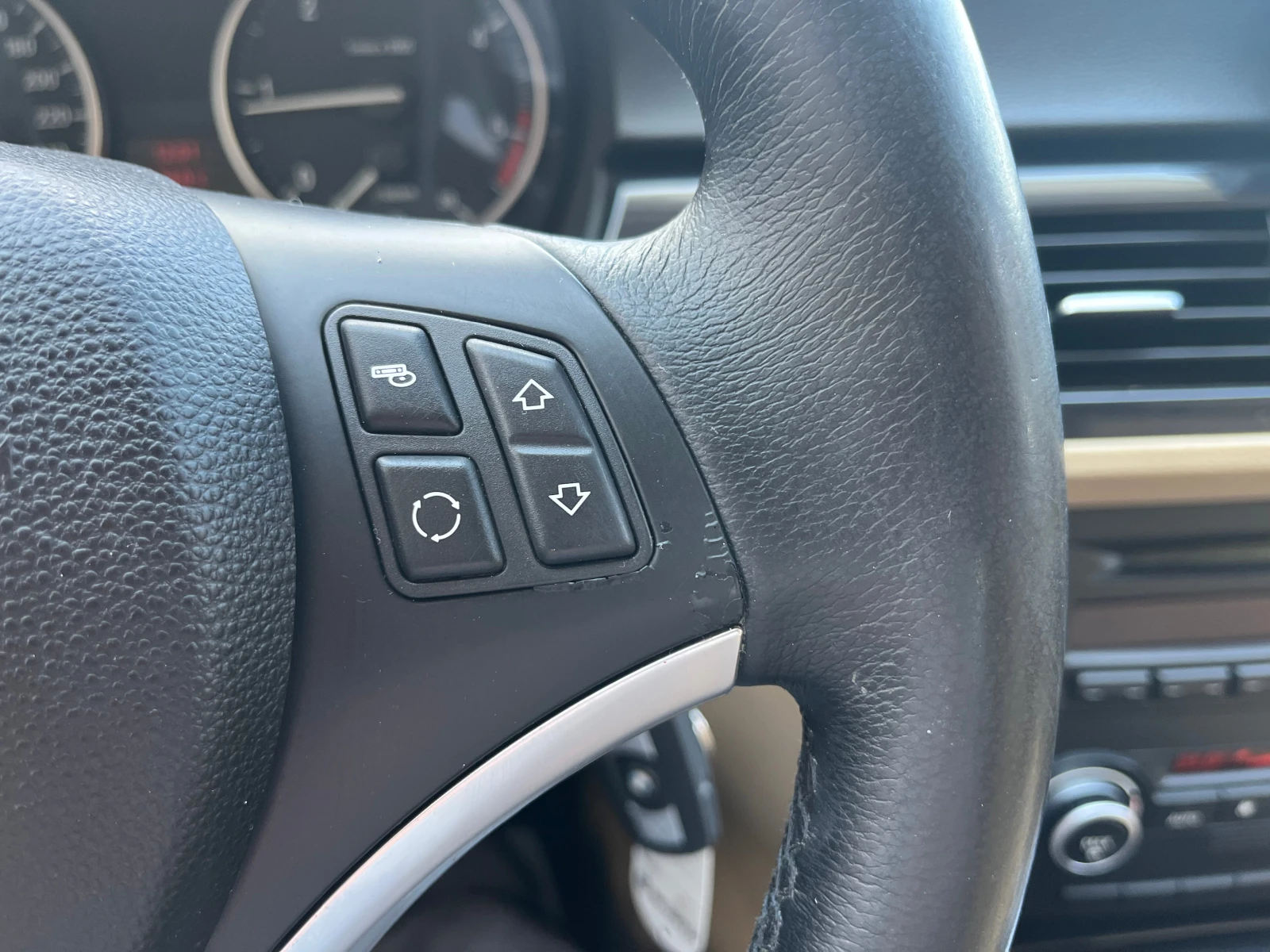 BMW 320 D, снимка 13 - Автомобили и джипове - 54144365