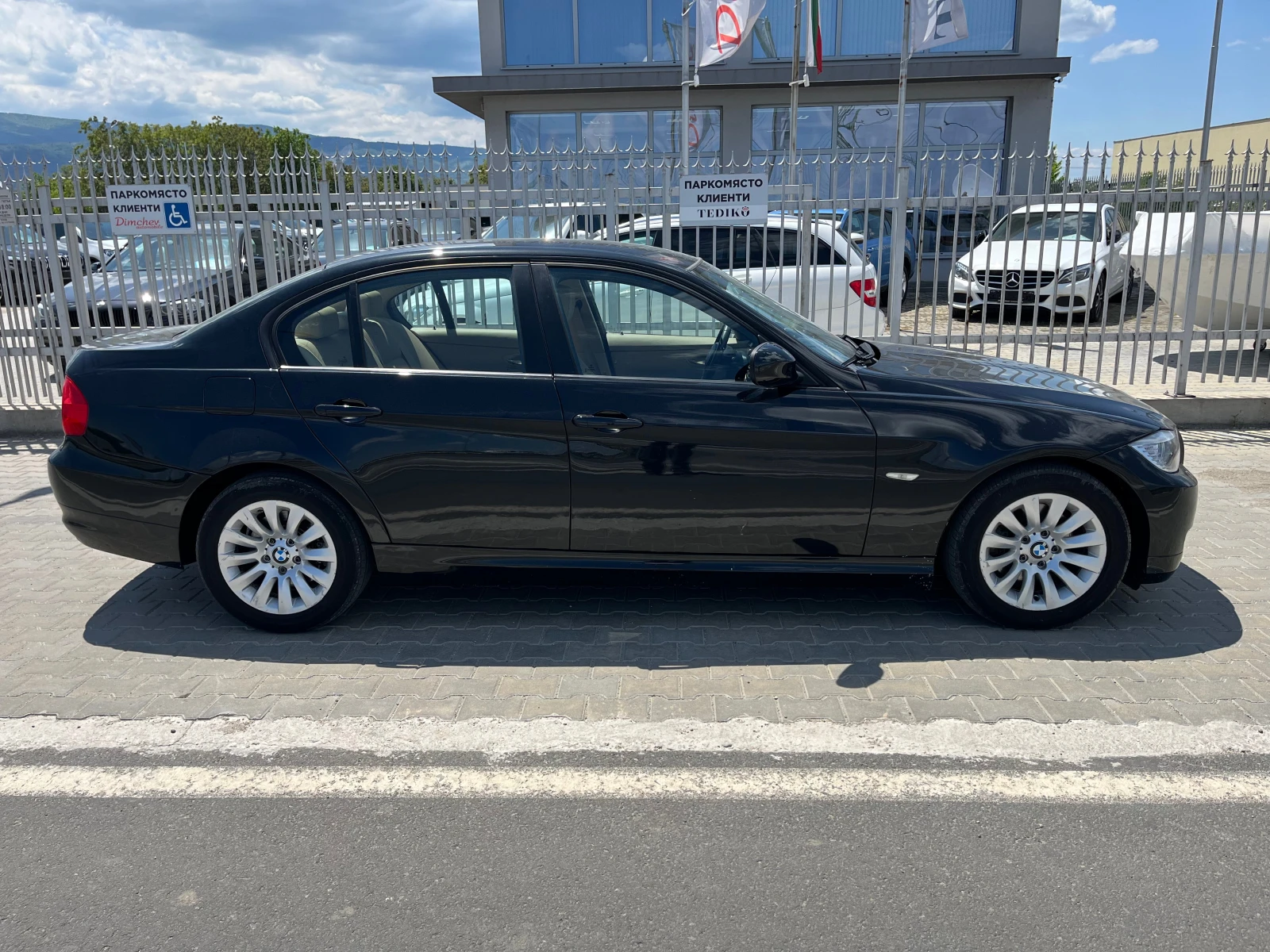 BMW 320 D, снимка 4 - Автомобили и джипове - 54144365