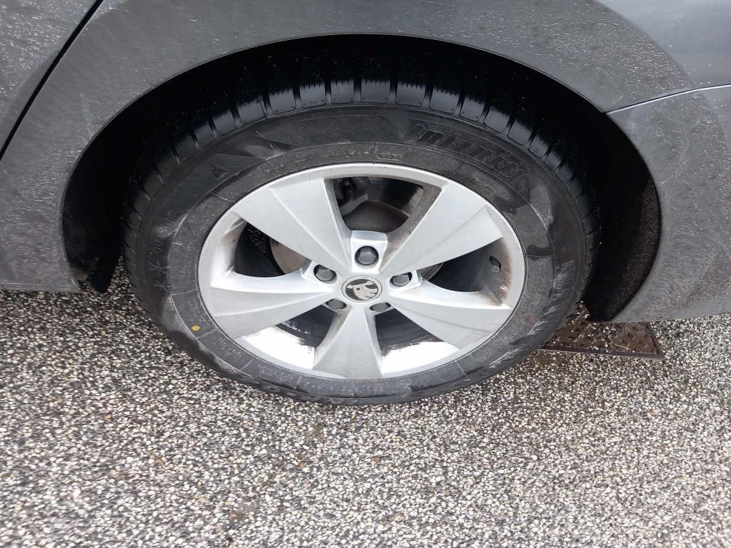 Skoda Octavia, снимка 10 - Автомобили и джипове - 54402555