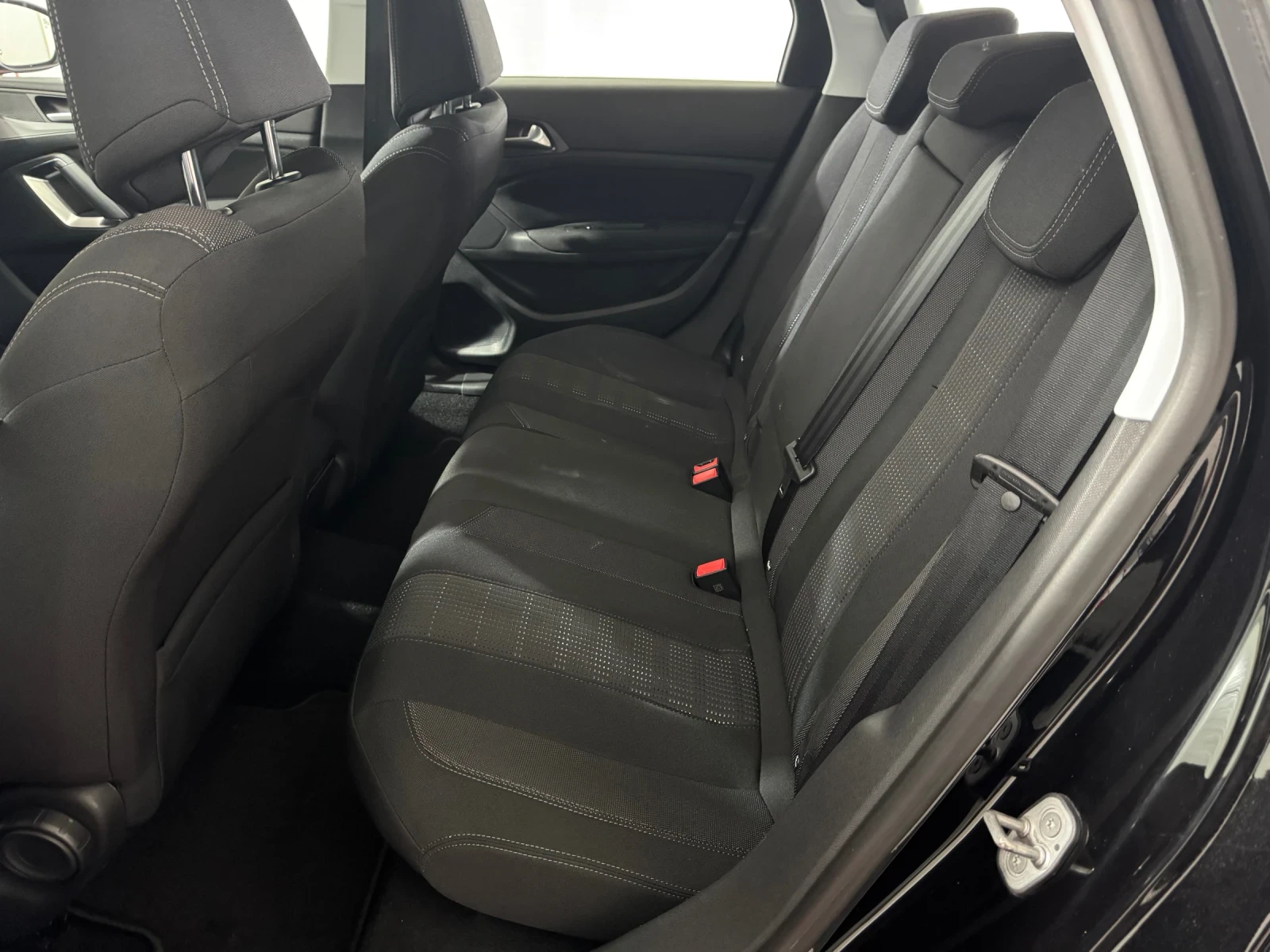 Peugeot 308 SW 1.6 HDI GT-LINE / AUTOMATIC, снимка 16 - Автомобили и джипове - 54455549