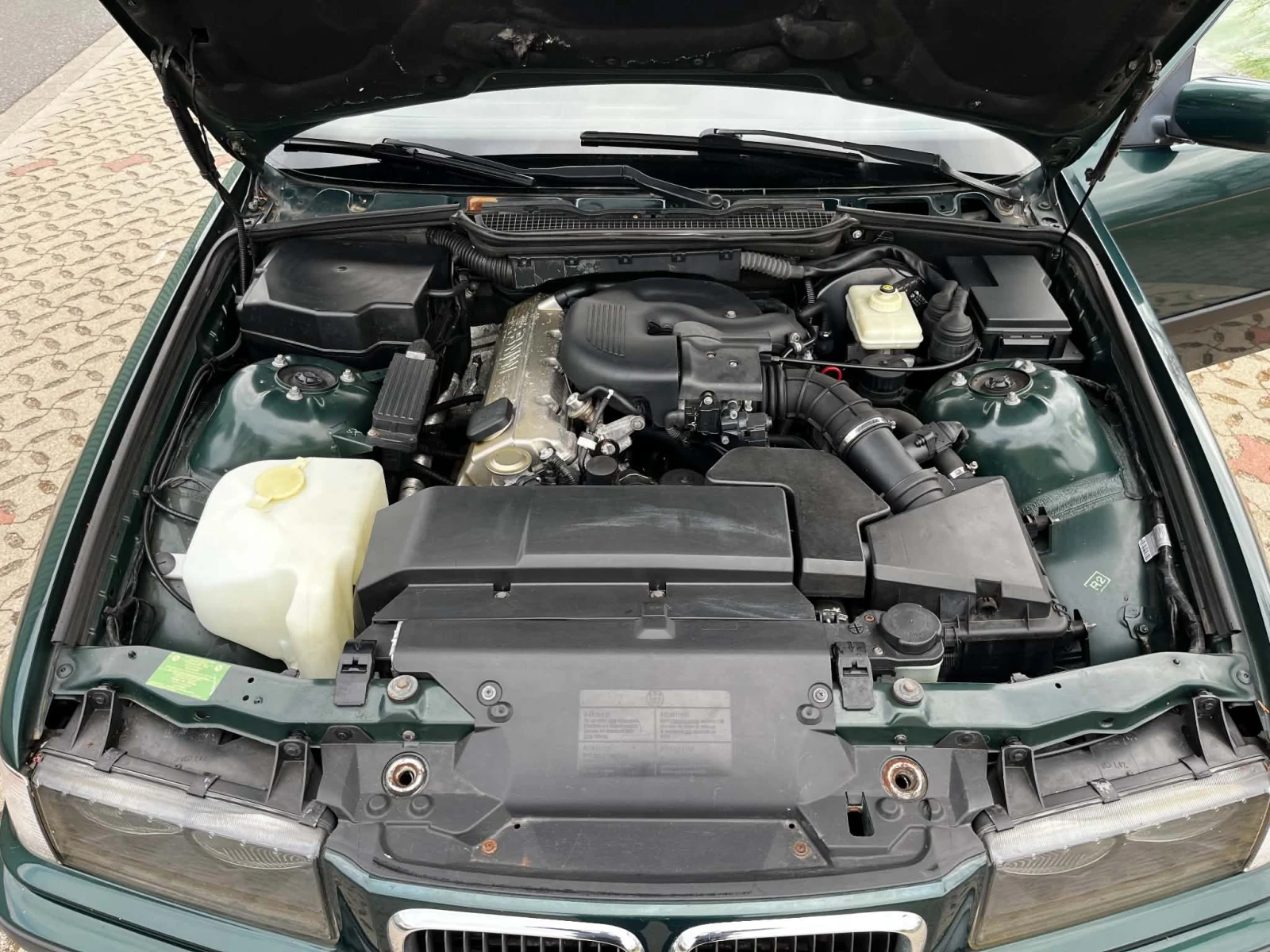 BMW 316 i M-pack, снимка 10 - Автомобили и джипове - 54701926