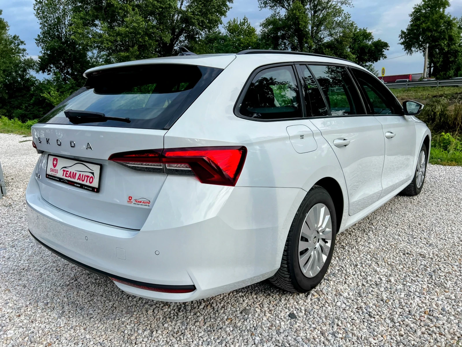 Skoda Octavia 1.5 TSI mHEV ESSENSE ГАРАНЦИЯ ЛИЗИНГ, снимка 6 - Автомобили и джипове - 54877523