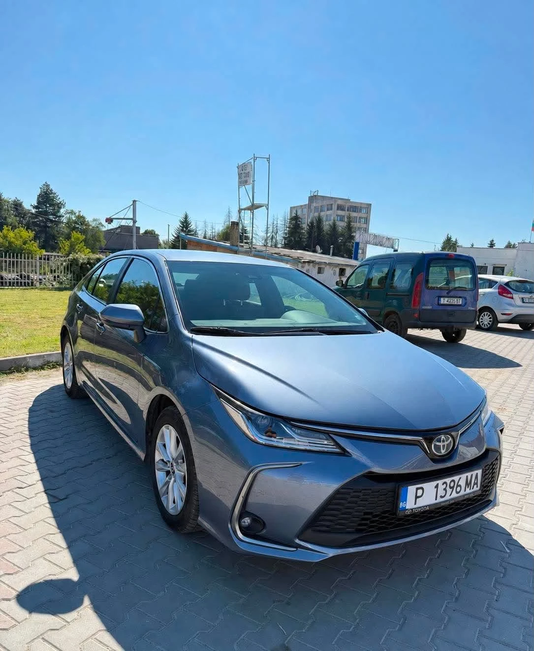 Toyota Corolla 1.8 hybrid, снимка 2 - Автомобили и джипове - 55544333