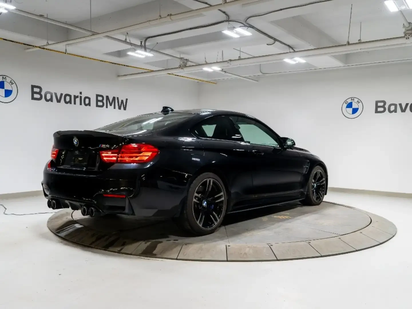 BMW M4 HARMON* KARDON* CARBON* DCT* ХЕДЪП* , снимка 2 - Автомобили и джипове - 55628698