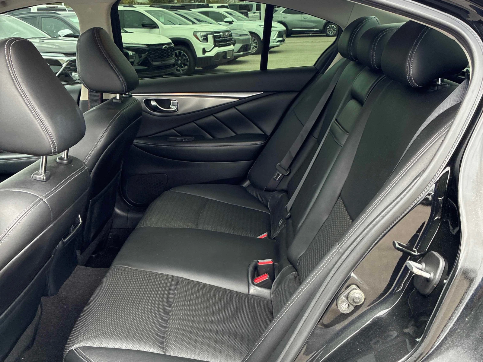 Infiniti Q50 * AWD * CARFAX * ОПЦИЯ ЗА ФИНАНСИРАНЕ , снимка 12 - Автомобили и джипове - 55817416