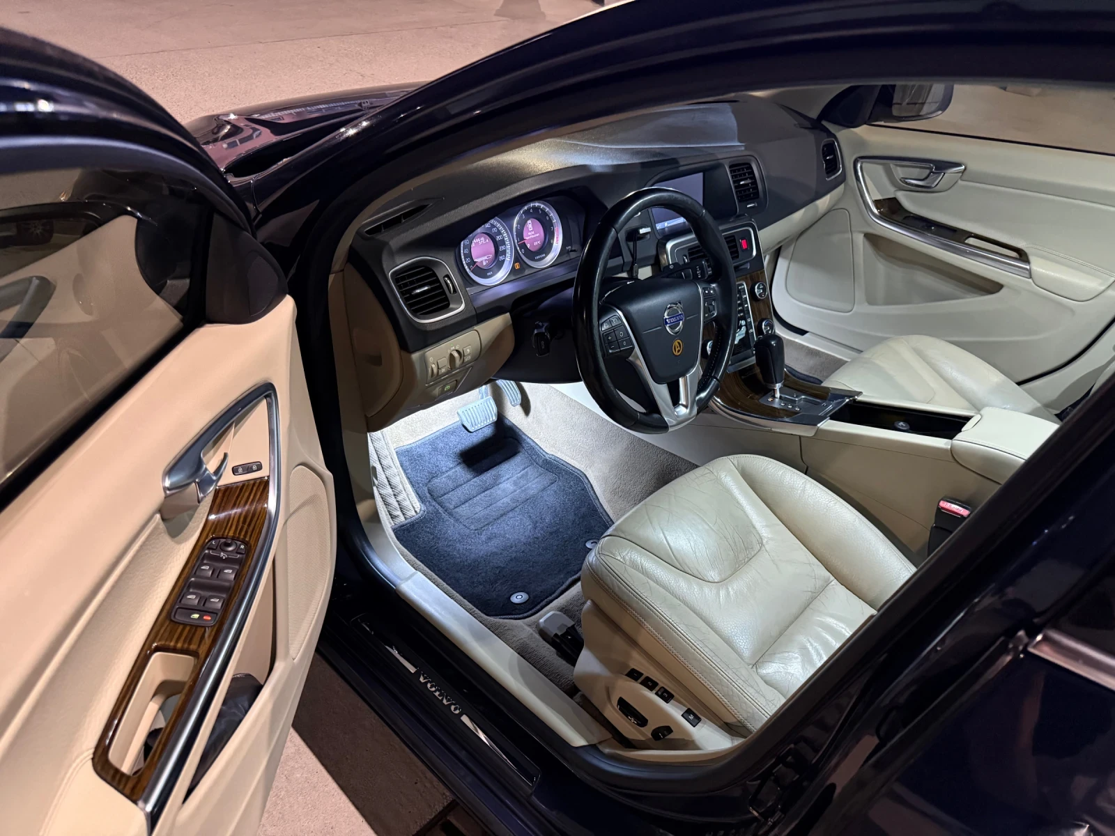Volvo S60, снимка 13 - Автомобили и джипове - 55955524