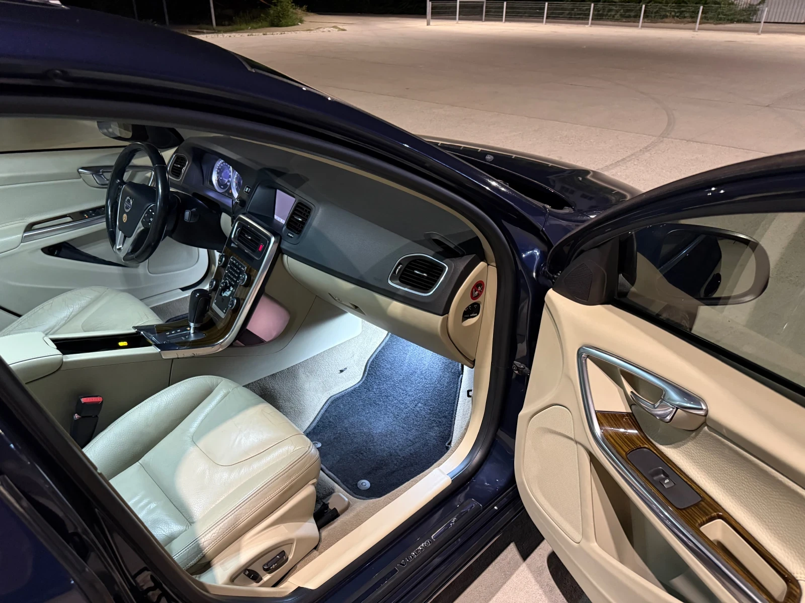 Volvo S60, снимка 14 - Автомобили и джипове - 55955524