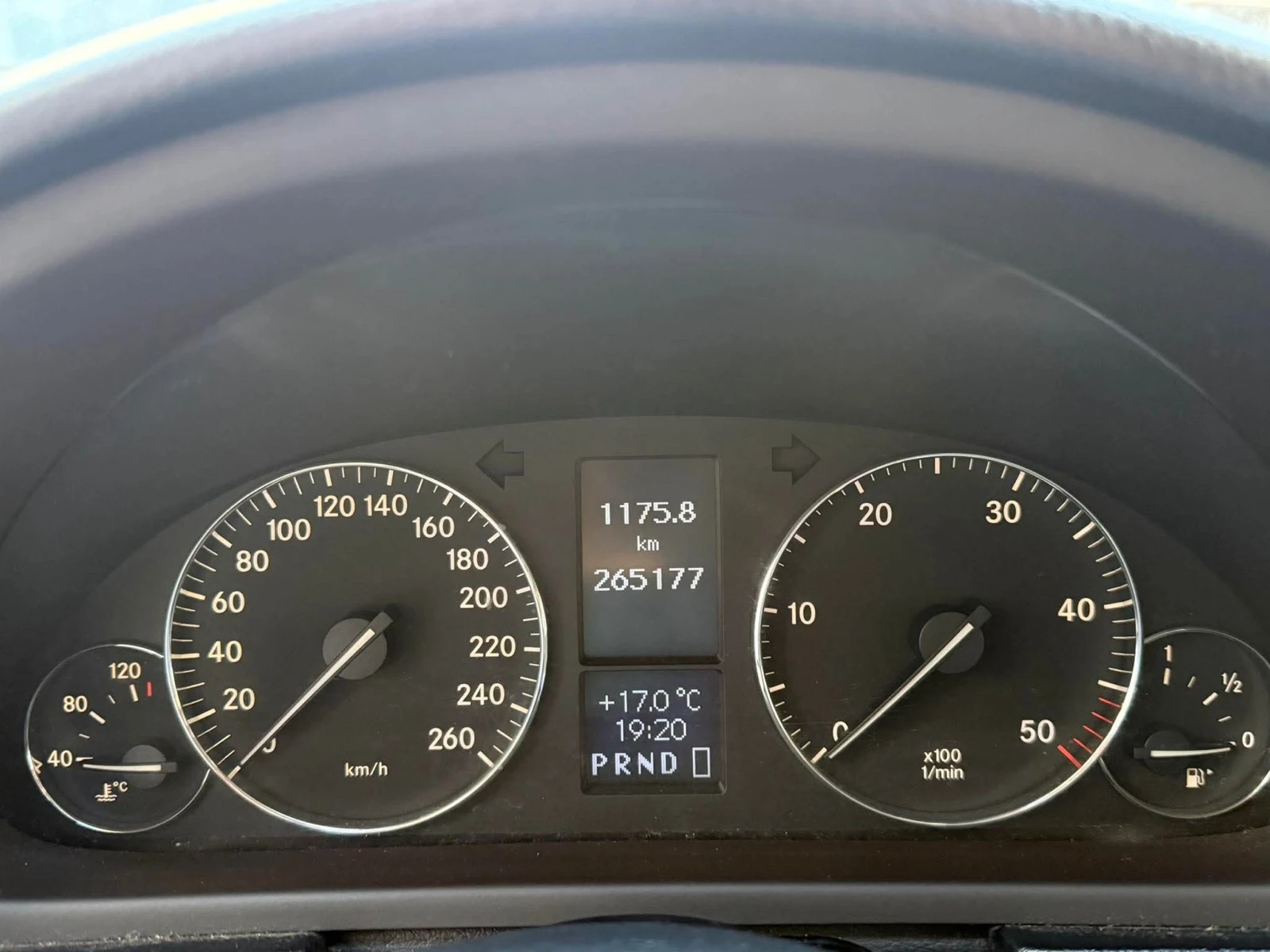 Mercedes-Benz C 220 ELEGANCE, снимка 11 - Автомобили и джипове - 56056321