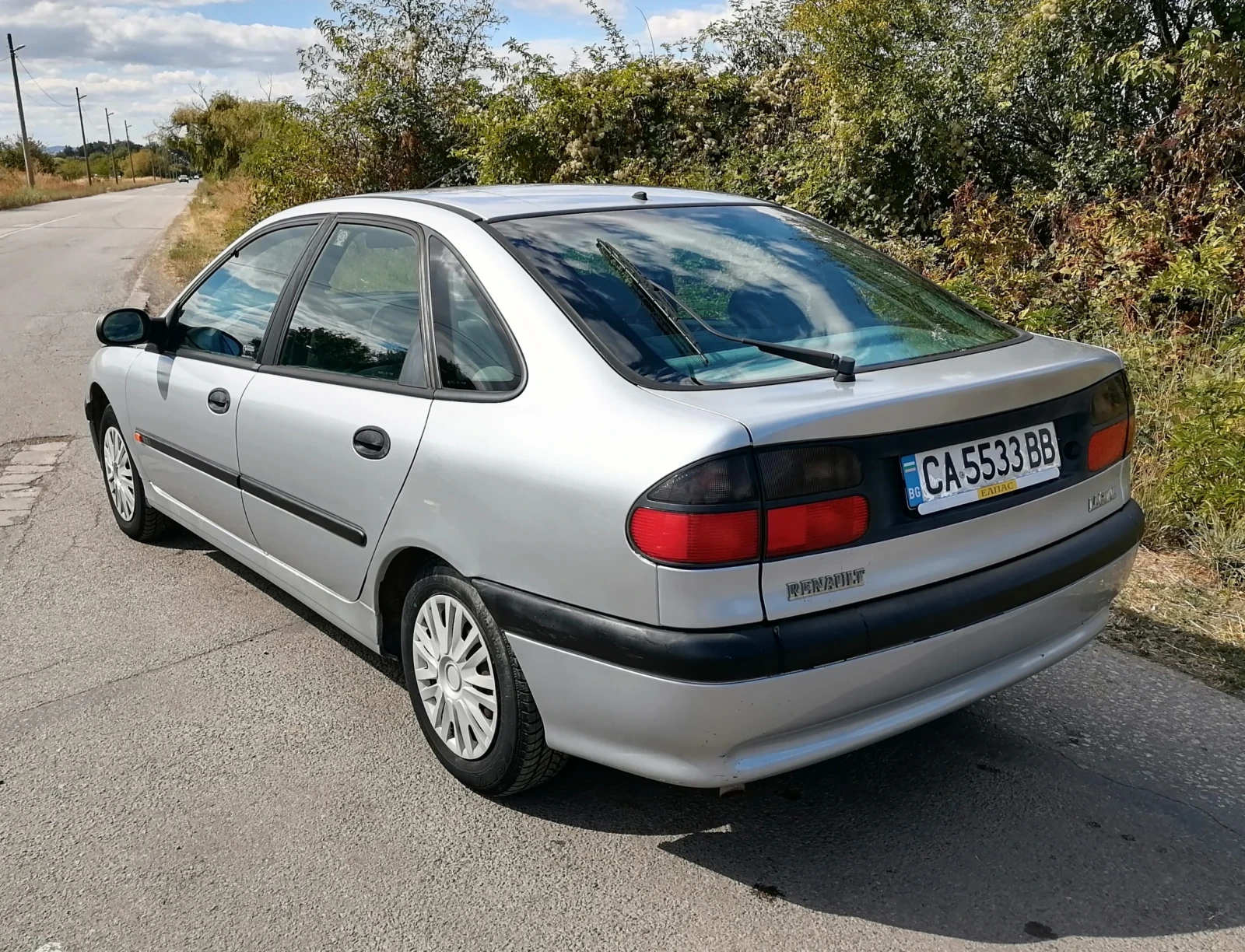 Renault Laguna 2.0 I/115 к.с./108450 км, снимка 4 - Автомобили и джипове - 56220292