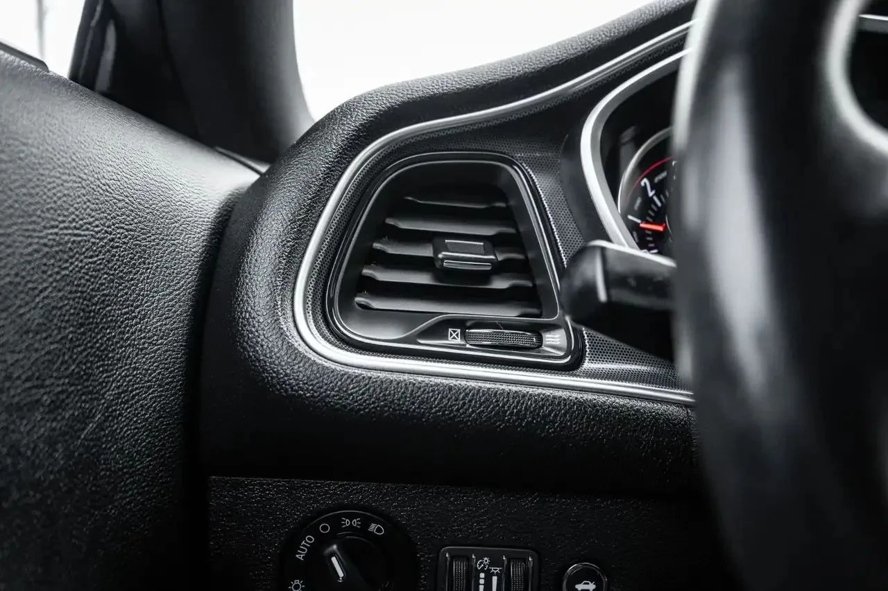 Dodge Challenger, снимка 14 - Автомобили и джипове - 56729138