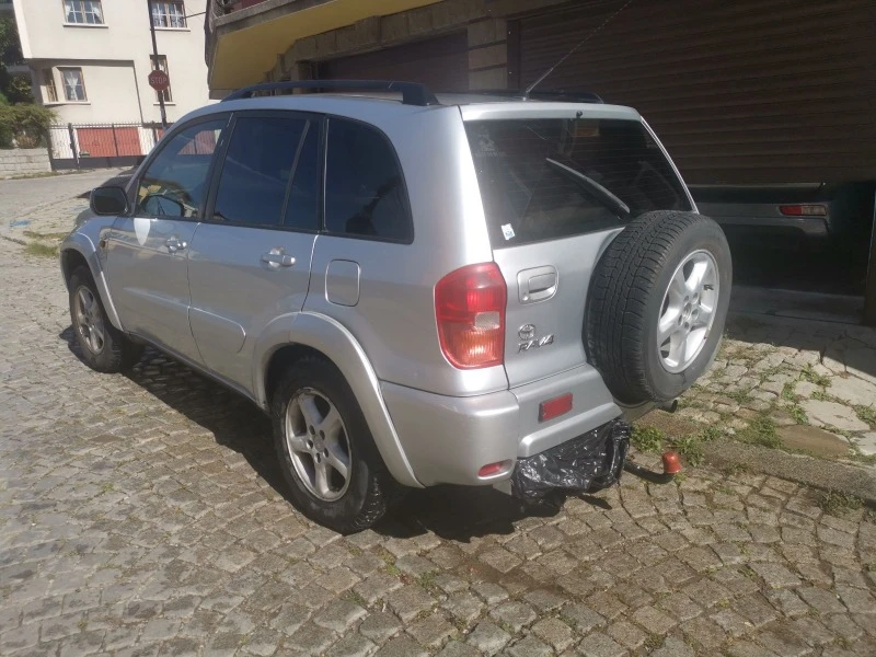 Toyota Rav4 2.0 D4d 4x4, снимка 3 - Автомобили и джипове - 47485041