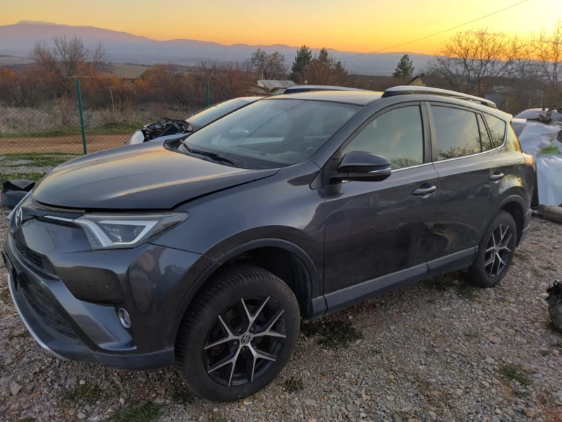 Toyota Rav4 2.0, снимка 3 - Автомобили и джипове - 48131548