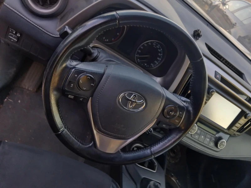 Toyota Rav4 2.0, снимка 11 - Автомобили и джипове - 48131548