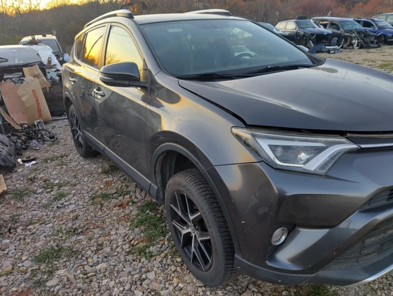 Toyota Rav4 2.0, снимка 2 - Автомобили и джипове - 48131548