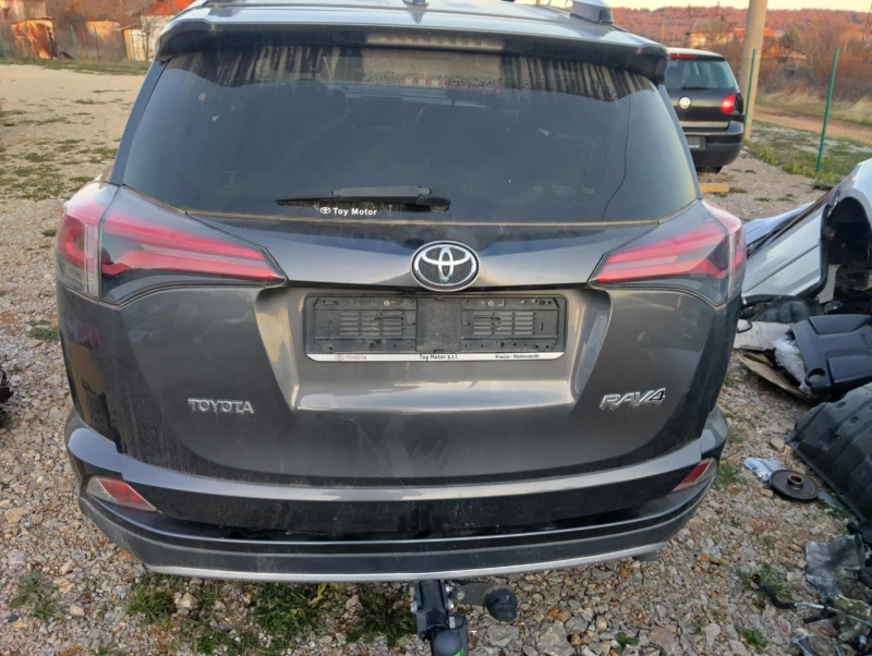 Toyota Rav4 2.0, снимка 5 - Автомобили и джипове - 48131548