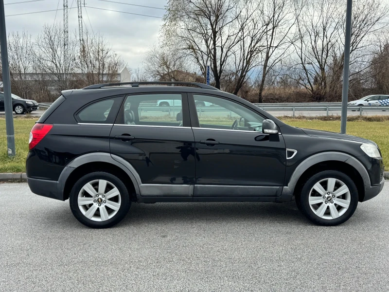 Chevrolet Captiva 2.0D * АВТОМАТ* 7Местна* , снимка 2 - Автомобили и джипове - 48464470