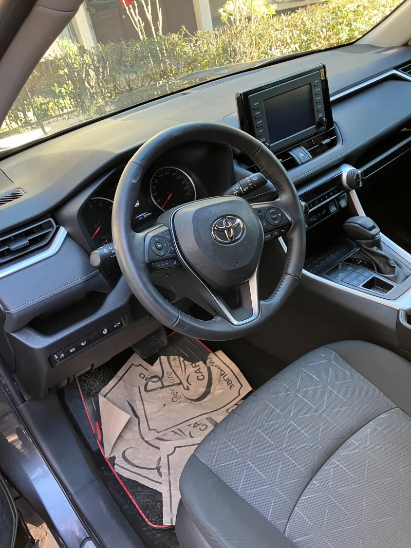 Toyota Rav4 XLE, снимка 10 - Автомобили и джипове - 48957383