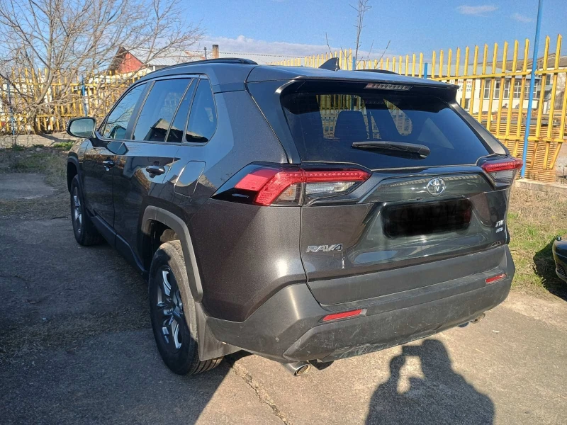 Toyota Rav4 XLE, снимка 6 - Автомобили и джипове - 48957383