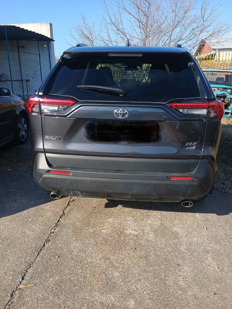 Toyota Rav4 XLE, снимка 7 - Автомобили и джипове - 48957383