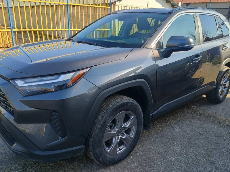 Toyota Rav4 XLE, снимка 5 - Автомобили и джипове - 48957383