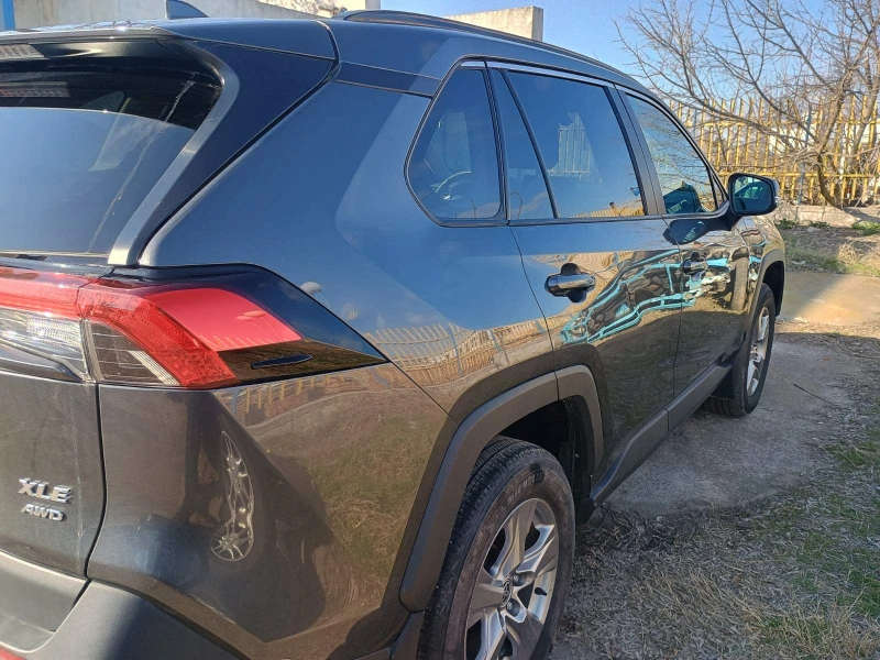 Toyota Rav4 XLE, снимка 1 - Автомобили и джипове - 48957383