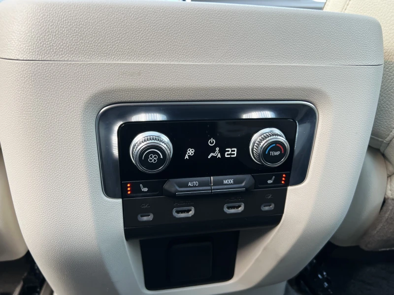 Gmc Yukon 6.2 V8 DENALI/BOSE/PANO/HEAD UP/360/TV/7-МЕСТЕН/, снимка 14 - Автомобили и джипове - 49992444