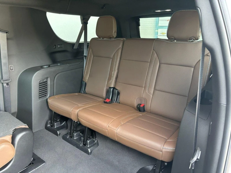 Chevrolet Suburban 6.2 V8 HIGH COUNTRY/PANO/HEAD UP/360/BOSE/7-МЕСТЕН, снимка 12 - Автомобили и джипове - 52132298