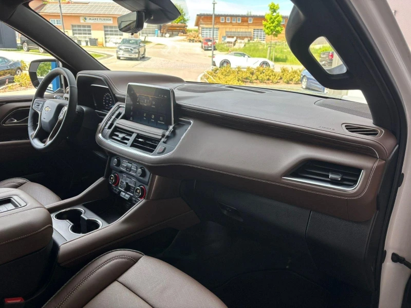 Chevrolet Suburban 6.2 V8 HIGH COUNTRY/PANO/HEAD UP/360/BOSE/7-МЕСТЕН, снимка 10 - Автомобили и джипове - 52132298