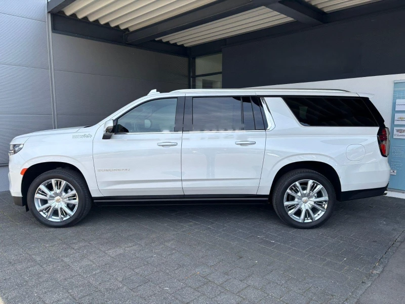 Chevrolet Suburban 6.2 V8 HIGH COUNTRY/PANO/HEAD UP/360/BOSE/7-МЕСТЕН, снимка 4 - Автомобили и джипове - 52132298