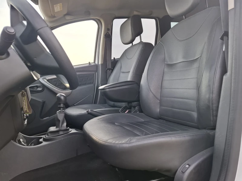 Dacia Duster, снимка 8 - Автомобили и джипове - 52834980