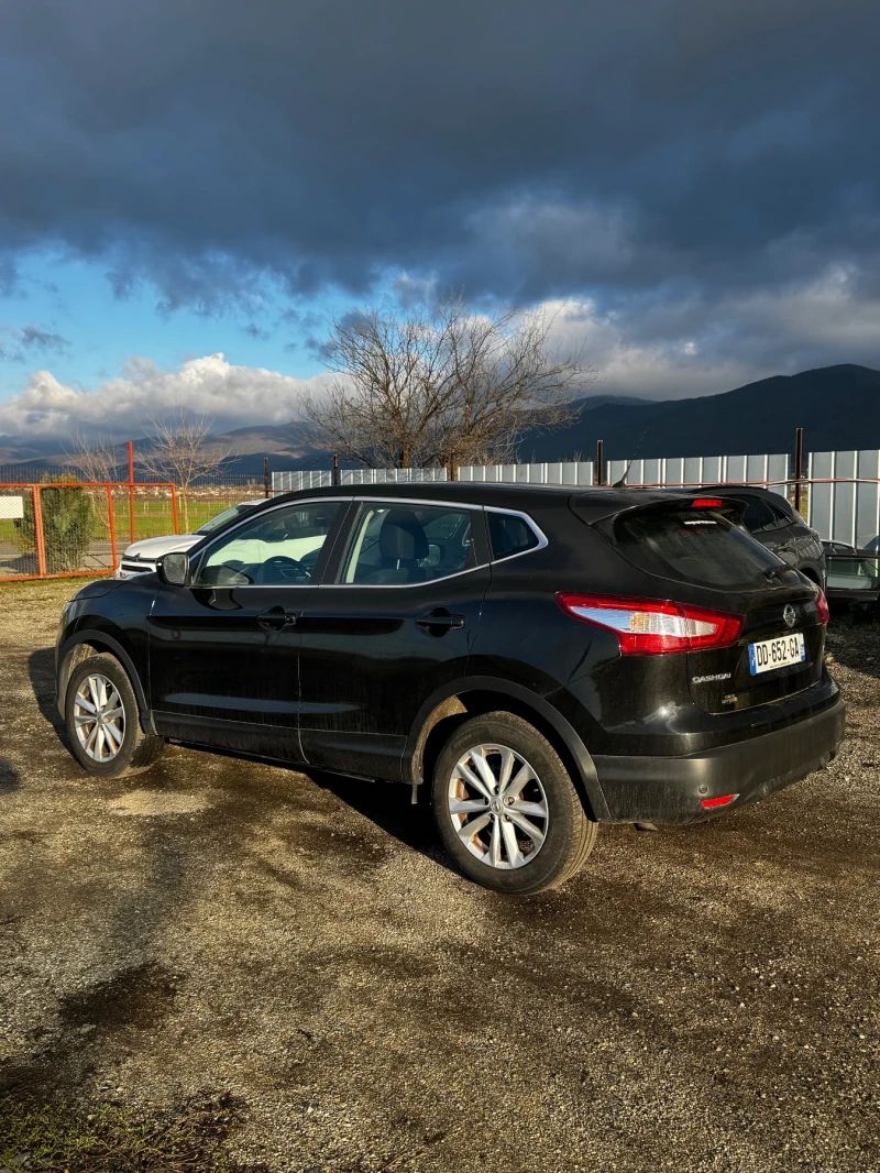 Nissan Qashqai, снимка 6 - Автомобили и джипове - 52925552