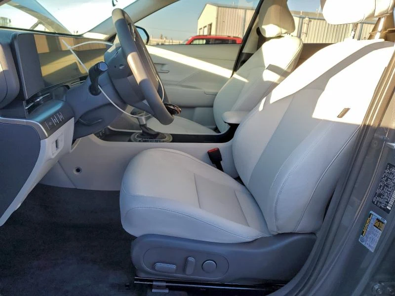 Hyundai Kona 2.0L 4 Front-wheel Drive, снимка 14 - Автомобили и джипове - 53144485