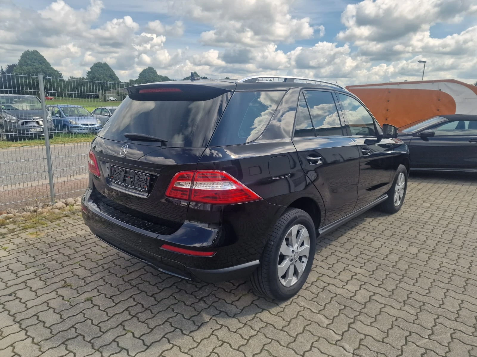 Mercedes-Benz ML 350  - изображение 3