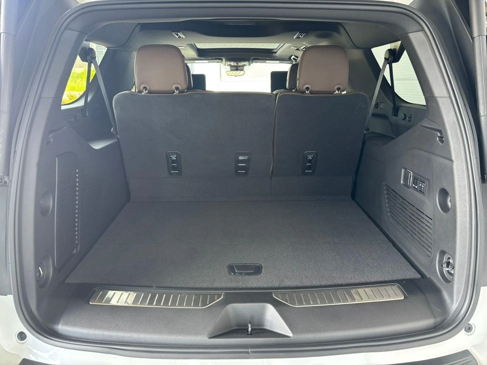 Chevrolet Suburban 6.2 V8 HIGH COUNTRY/PANO/HEAD UP/360/BOSE/7- | Mobile.bg   13