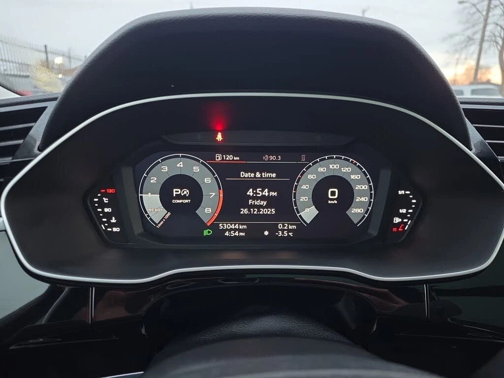 Audi Q3 Premium Plus* S Line* АвтоКредит* (ЦЕНА ДО БГ), снимка 7 - Автомобили и джипове - 54215247